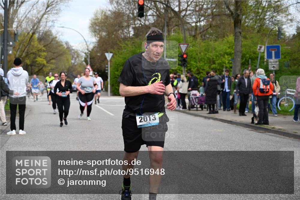12.04.2026 - 45. Internationalen Wilhelmsburger Insellauf J. Mangold http://msf.ph/oto/9516948 12.04.2026 13:20:18 Ziel 2894, 2888, 3898, 2431, 4121, 5308, 3236, 4718, 2247, 3203, 5342, 3822, 3821, 4999, 4803, 4803, 2224, 4223, 4224, 4954, 5258, 3284, 2469, 4305, 4305, 2013, 3233, 5230, 3766, 4103 meine-sportfotos.de
