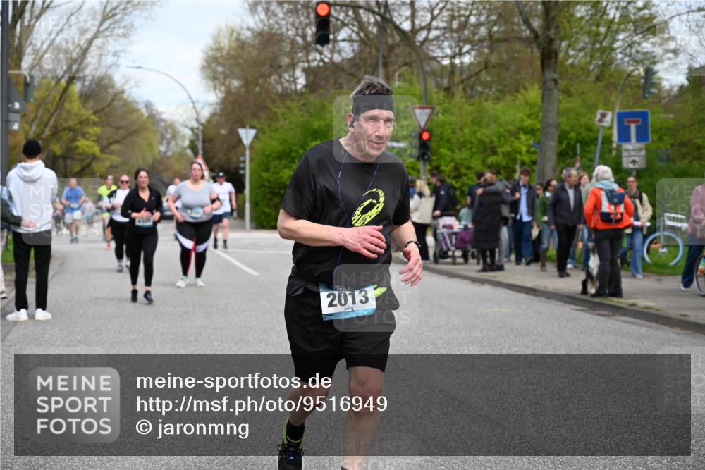12.04.2026 - 45. Internationalen Wilhelmsburger Insellauf J. Mangold http://msf.ph/oto/9516949 12.04.2026 13:20:19 Ziel 2894, 2888, 3898, 2431, 4121, 5308, 3236, 4718, 2247, 3203, 5342, 3822, 3821, 4999, 4803, 2224, 4223, 2224, 4223, 4224, 4954, 5258, 3284, 2469, 4305, 2013, 2013, 3233, 5230, 3766, 4103 meine-sportfotos.de