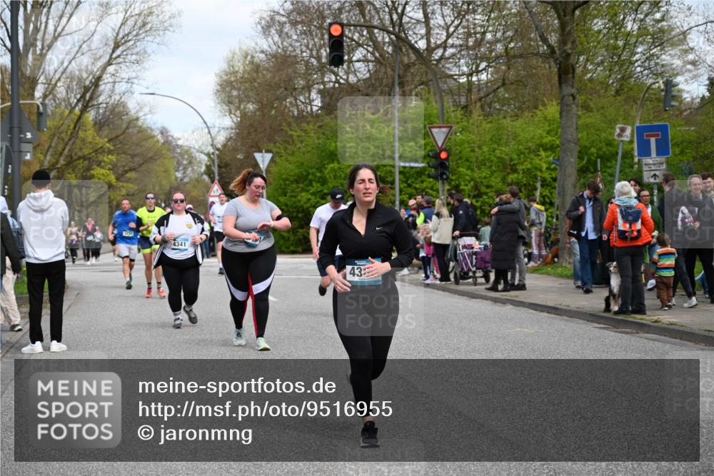 12.04.2026 - 45. Internationalen Wilhelmsburger Insellauf J. Mangold http://msf.ph/oto/9516955 12.04.2026 13:20:22 Ziel 3898, 2431, 4121, 5308, 3236, 4718, 2247, 3203, 5342, 3822, 3821, 4999, 4803, 2224, 4223, 4224, 4954, 5258, 3284, 5258, 3284, 2469, 4305, 2013, 3233, 5230, 5230, 3766, 4103, 4341, 5633, 4284 meine-sportfotos.de