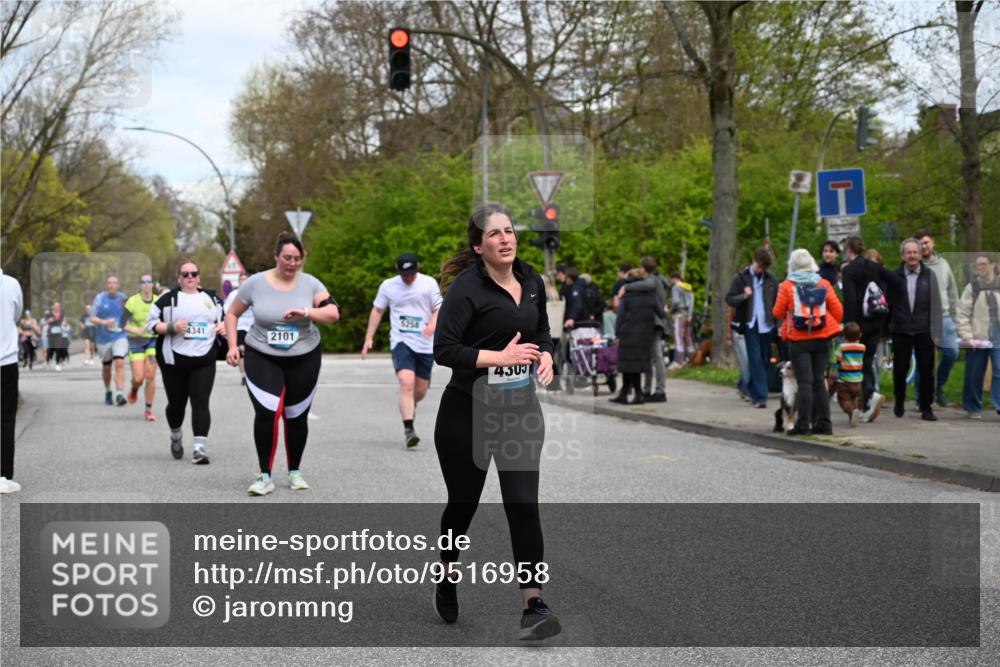 12.04.2026 - 45. Internationalen Wilhelmsburger Insellauf J. Mangold http://msf.ph/oto/9516958 12.04.2026 13:20:22 Ziel 3898, 2431, 4121, 5308, 3236, 4718, 2247, 3203, 5342, 3822, 3821, 4999, 4803, 2224, 4223, 4224, 4954, 5258, 3284, 5258, 3284, 2469, 4305, 2013, 3233, 5230, 5230, 3766, 4103, 4341, 5633, 4284 meine-sportfotos.de
