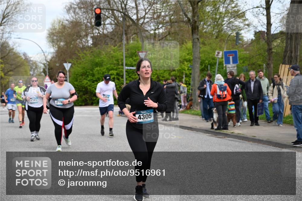 12.04.2026 - 45. Internationalen Wilhelmsburger Insellauf J. Mangold http://msf.ph/oto/9516961 12.04.2026 13:20:22 Ziel 3898, 2431, 4121, 5308, 3236, 4718, 2247, 3203, 5342, 3822, 3821, 4999, 4803, 2224, 4223, 4224, 4954, 5258, 3284, 5258, 3284, 2469, 4305, 2013, 3233, 5230, 5230, 3766, 4103, 4341, 5633, 4284 meine-sportfotos.de