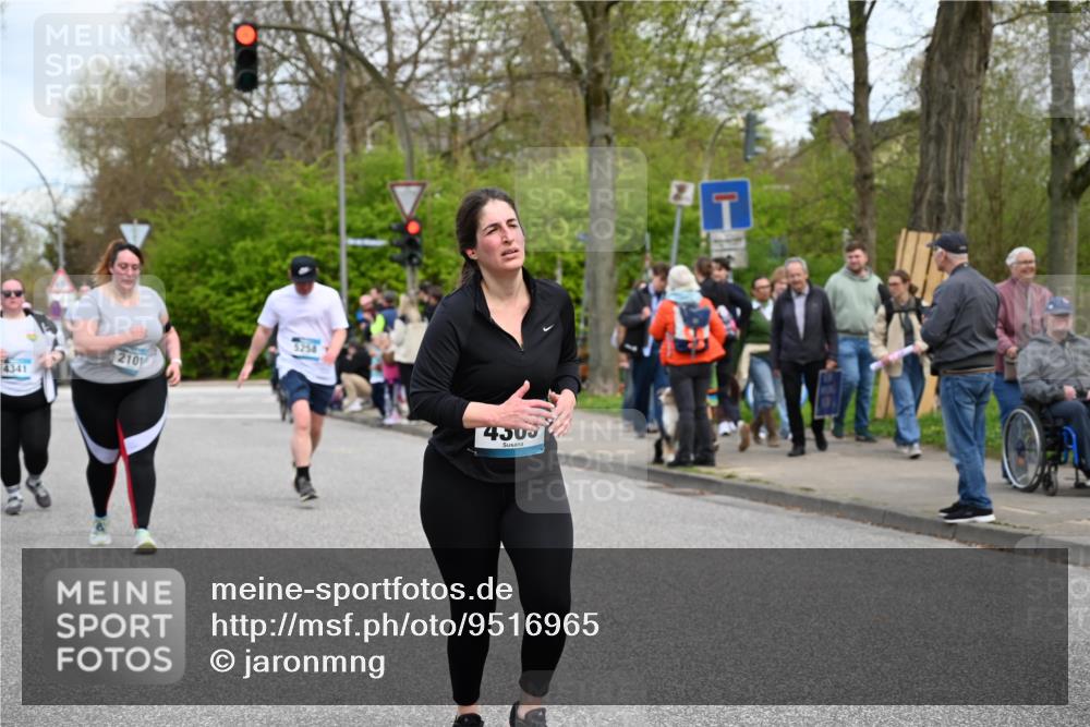 12.04.2026 - 45. Internationalen Wilhelmsburger Insellauf J. Mangold http://msf.ph/oto/9516965 12.04.2026 13:20:23 Ziel 3898, 2431, 4121, 5308, 3236, 4718, 2247, 3203, 5342, 3822, 3821, 4999, 4803, 2224, 4223, 4224, 4954, 5258, 3284, 2469, 4305, 2013, 3233, 5230, 3766, 4103, 4341, 5633, 4284, 4293 meine-sportfotos.de