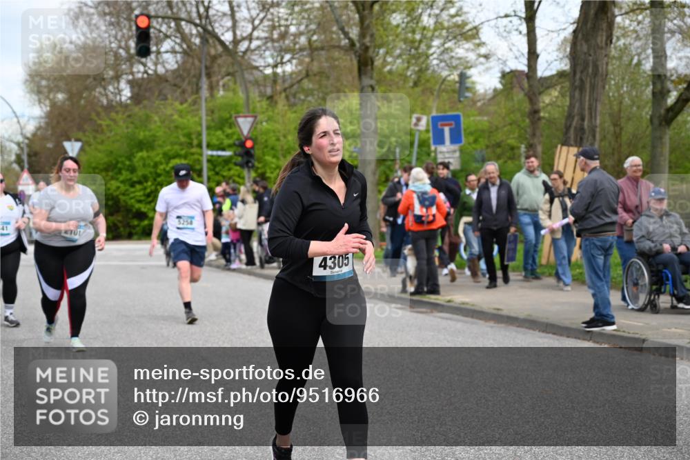 12.04.2026 - 45. Internationalen Wilhelmsburger Insellauf J. Mangold http://msf.ph/oto/9516966 12.04.2026 13:20:23 Ziel 3898, 2431, 4121, 5308, 3236, 4718, 2247, 3203, 5342, 3822, 3821, 4999, 4803, 2224, 4223, 4224, 4954, 5258, 3284, 2469, 4305, 2013, 3233, 5230, 3766, 4103, 4341, 5633, 4284, 4293 meine-sportfotos.de