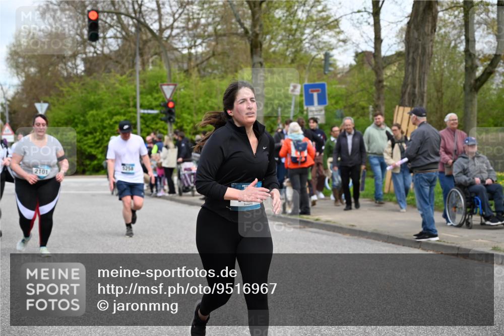 12.04.2026 - 45. Internationalen Wilhelmsburger Insellauf J. Mangold http://msf.ph/oto/9516967 12.04.2026 13:20:23 Ziel 3898, 2431, 4121, 5308, 3236, 4718, 2247, 3203, 5342, 3822, 3821, 4999, 4803, 2224, 4223, 4224, 4954, 5258, 3284, 2469, 4305, 2013, 3233, 5230, 3766, 4103, 4341, 5633, 4284, 4293 meine-sportfotos.de