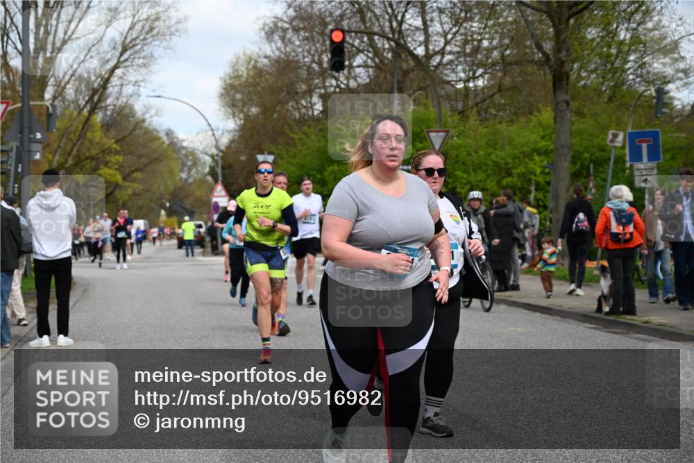 12.04.2026 - 45. Internationalen Wilhelmsburger Insellauf J. Mangold http://msf.ph/oto/9516982 12.04.2026 13:20:26 Ziel 2431, 4121, 5308, 3236, 4718, 2247, 3203, 5342, 3822, 3821, 4999, 4803, 2224, 4223, 4224, 4954, 5258, 3284, 2469, 4305, 2013, 3233, 5230, 3766, 4103, 4103, 4341, 5633, 4284, 4293, 5543 meine-sportfotos.de