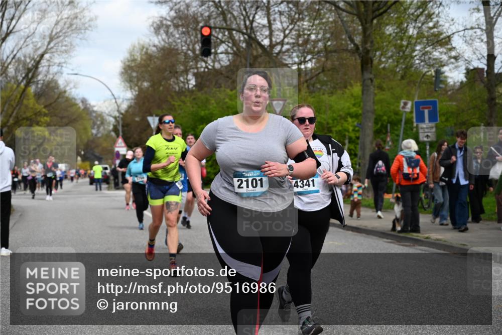 12.04.2026 - 45. Internationalen Wilhelmsburger Insellauf J. Mangold http://msf.ph/oto/9516986 12.04.2026 13:20:27 Ziel 2431, 4121, 5308, 3236, 4718, 2247, 3203, 5342, 3822, 3821, 4999, 4803, 2224, 4223, 4224, 4954, 5258, 3284, 2469, 2469, 4305, 2013, 3233, 5230, 3766, 4103, 4341, 5633, 4284, 4293, 5543 meine-sportfotos.de