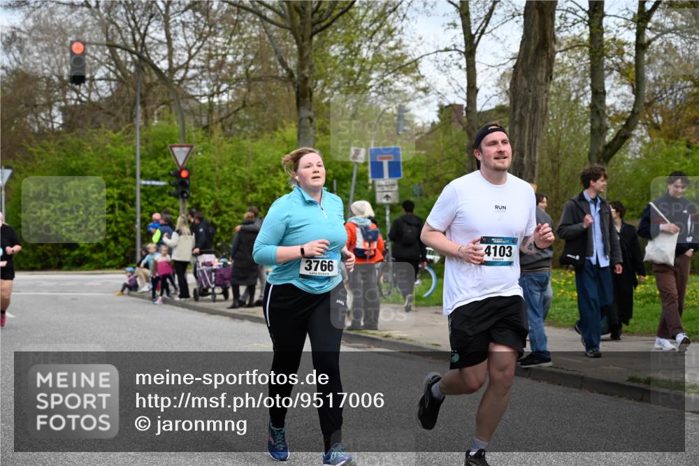 12.04.2026 - 45. Internationalen Wilhelmsburger Insellauf J. Mangold http://msf.ph/oto/9517006 12.04.2026 13:20:31 Ziel 2431, 4121, 5308, 3236, 4718, 2247, 3203, 5342, 3822, 3821, 4999, 4803, 2224, 4223, 4224, 4954, 5258, 3284, 2469, 4305, 2013, 2013, 3233, 5230, 3766, 4103, 4341, 5633, 4284, 4293, 5543, 2363, 2101 meine-sportfotos.de