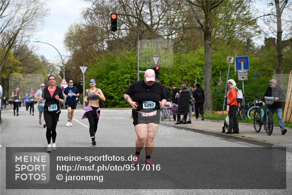 12.04.2026 - 45. Internationalen Wilhelmsburger Insellauf J. Mangold http://msf.ph/oto/9517016 12.04.2026 13:20:37 Ziel 3236, 4718, 2247, 3203, 5342, 3822, 3821, 4999, 4803, 2224, 4223, 4224, 4954, 5258, 3284, 2469, 4305, 2013, 3233, 5230, 3766, 3766, 4103, 4341, 5633, 4284, 4293, 5543, 5543, 2363, 2101, 4417, 3552, 3551, 2333 meine-sportfotos.de