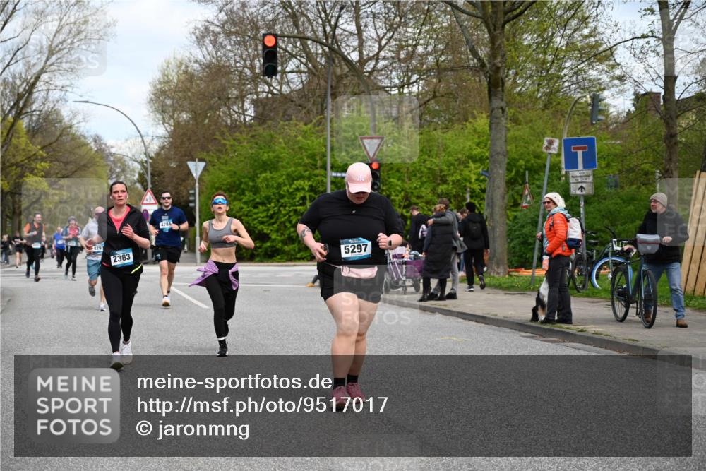 12.04.2026 - 45. Internationalen Wilhelmsburger Insellauf J. Mangold http://msf.ph/oto/9517017 12.04.2026 13:20:37 Ziel 3236, 4718, 2247, 3203, 5342, 3822, 3821, 4999, 4803, 2224, 4223, 4224, 4954, 5258, 3284, 2469, 4305, 2013, 3233, 5230, 3766, 3766, 4103, 4341, 5633, 4284, 4293, 5543, 5543, 2363, 2101, 4417, 3552, 3551, 2333 meine-sportfotos.de