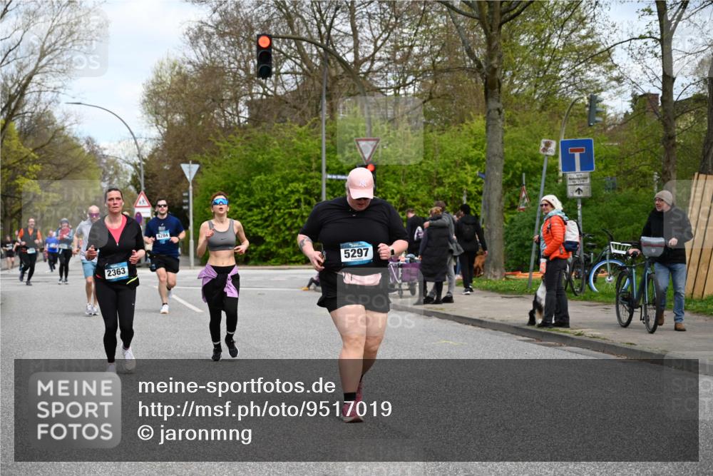 12.04.2026 - 45. Internationalen Wilhelmsburger Insellauf J. Mangold http://msf.ph/oto/9517019 12.04.2026 13:20:37 Ziel 3236, 4718, 2247, 3203, 5342, 3822, 3821, 4999, 4803, 2224, 4223, 4224, 4954, 5258, 3284, 2469, 4305, 2013, 3233, 5230, 3766, 3766, 4103, 4341, 5633, 4284, 4293, 5543, 5543, 2363, 2101, 4417, 3552, 3551, 2333 meine-sportfotos.de