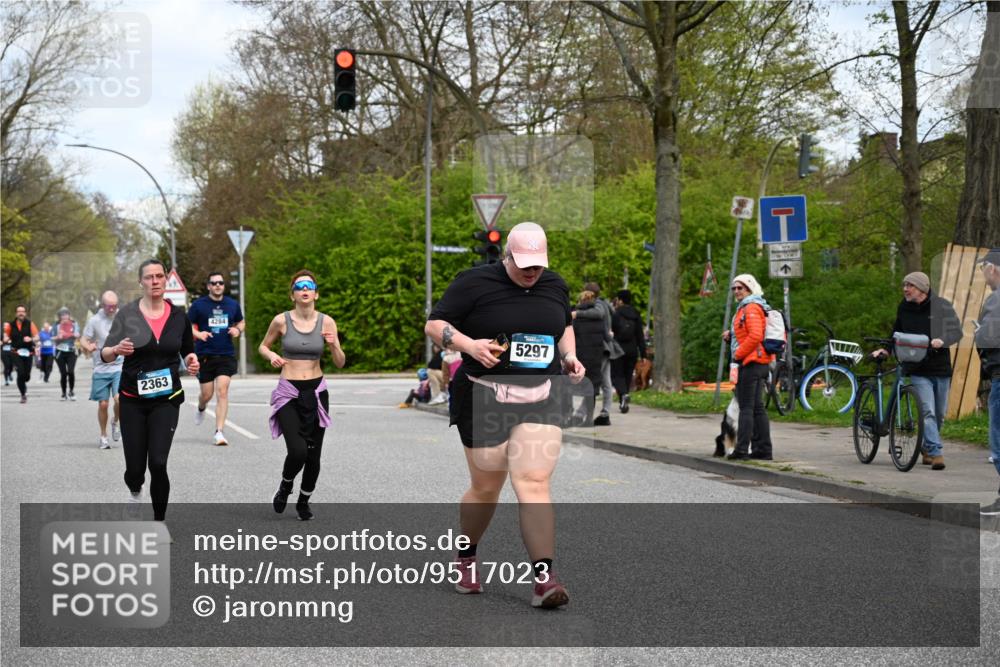12.04.2026 - 45. Internationalen Wilhelmsburger Insellauf J. Mangold http://msf.ph/oto/9517023 12.04.2026 13:20:37 Ziel 3236, 4718, 2247, 3203, 5342, 3822, 3821, 4999, 4803, 2224, 4223, 4224, 4954, 5258, 3284, 2469, 4305, 2013, 3233, 5230, 3766, 3766, 4103, 4341, 5633, 4284, 4293, 5543, 5543, 2363, 2101, 4417, 3552, 3551, 2333 meine-sportfotos.de