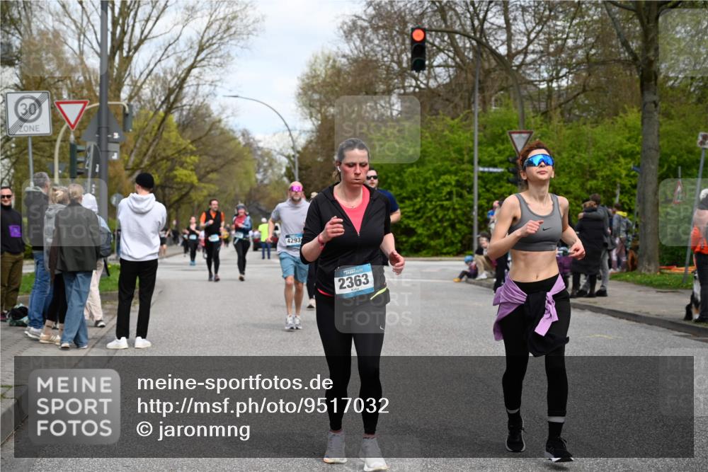 12.04.2026 - 45. Internationalen Wilhelmsburger Insellauf J. Mangold http://msf.ph/oto/9517032 12.04.2026 13:20:39 Ziel 2247, 3203, 5342, 3822, 3821, 4999, 4803, 2224, 4223, 4224, 4954, 5258, 3284, 2469, 4305, 2013, 3233, 5230, 3766, 4103, 4341, 5633, 4284, 4293, 5543, 2363, 2101, 4417, 3552, 3551, 2333, 4018, 5716 meine-sportfotos.de
