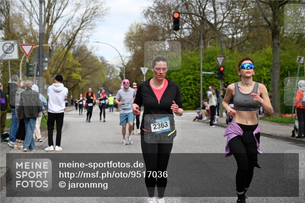 12.04.2026 - 45. Internationalen Wilhelmsburger Insellauf J. Mangold http://msf.ph/oto/9517036 12.04.2026 13:20:39 Ziel 2247, 3203, 5342, 3822, 3821, 4999, 4803, 2224, 4223, 4224, 4954, 5258, 3284, 2469, 4305, 2013, 3233, 5230, 3766, 4103, 4341, 5633, 4284, 4293, 5543, 2363, 2101, 4417, 3552, 3551, 2333, 4018, 5716 meine-sportfotos.de