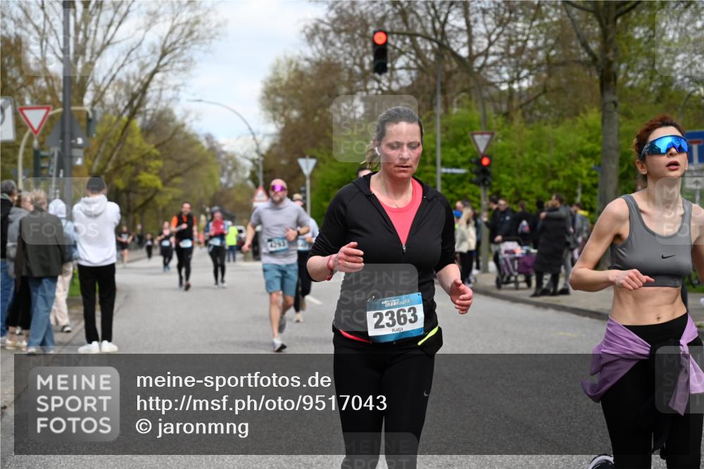 12.04.2026 - 45. Internationalen Wilhelmsburger Insellauf J. Mangold http://msf.ph/oto/9517043 12.04.2026 13:20:40 Ziel 5342, 3822, 3821, 4999, 4803, 2224, 4223, 4224, 4954, 5258, 3284, 2469, 4305, 2013, 3233, 5230, 3766, 4103, 4341, 5633, 4284, 4293, 5543, 2363, 2363, 2101, 4417, 3552, 3551, 2333, 4018, 5716 meine-sportfotos.de