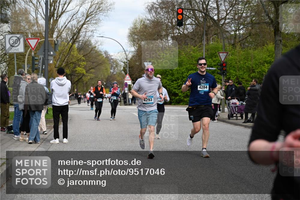 12.04.2026 - 45. Internationalen Wilhelmsburger Insellauf J. Mangold http://msf.ph/oto/9517046 12.04.2026 13:20:41 Ziel 3822, 3821, 4999, 4803, 2224, 4223, 4224, 4954, 5258, 3284, 2469, 4305, 2013, 3233, 5230, 3766, 4103, 4341, 5633, 4284, 4293, 5543, 2363, 2101, 4417, 3552, 3551, 2333, 4018, 5716 meine-sportfotos.de