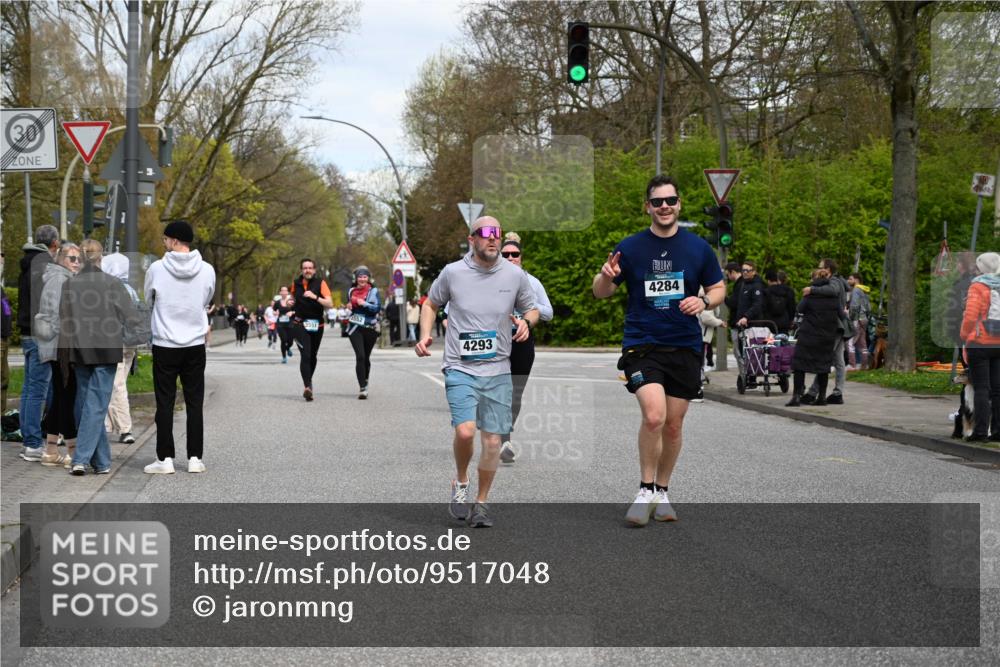 12.04.2026 - 45. Internationalen Wilhelmsburger Insellauf J. Mangold http://msf.ph/oto/9517048 12.04.2026 13:20:41 Ziel 3822, 3821, 4999, 4803, 2224, 4223, 4224, 4954, 5258, 3284, 2469, 4305, 2013, 3233, 5230, 3766, 4103, 4341, 5633, 4284, 4293, 5543, 2363, 2101, 4417, 3552, 3551, 2333, 4018, 5716 meine-sportfotos.de