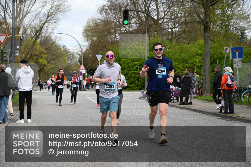 12.04.2026 - 45. Internationalen Wilhelmsburger Insellauf J. Mangold http://msf.ph/oto/9517054 12.04.2026 13:20:42 Ziel 4999, 4803, 2224, 4223, 4224, 4954, 5258, 3284, 2469, 4305, 2013, 3233, 5230, 3766, 4103, 4341, 5633, 4284, 4293, 5543, 2363, 2101, 2101, 4417, 3552, 3551, 2333, 4018, 5716, 4319 meine-sportfotos.de
