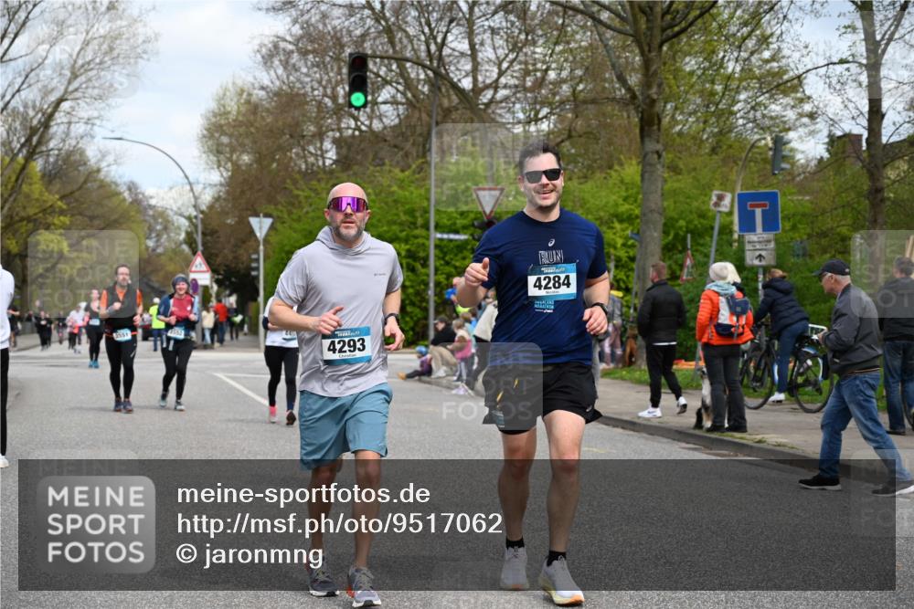 12.04.2026 - 45. Internationalen Wilhelmsburger Insellauf J. Mangold http://msf.ph/oto/9517062 12.04.2026 13:20:42 Ziel 4999, 4803, 2224, 4223, 4224, 4954, 5258, 3284, 2469, 4305, 2013, 3233, 5230, 3766, 4103, 4341, 5633, 4284, 4293, 5543, 2363, 2101, 2101, 4417, 3552, 3551, 2333, 4018, 5716, 4319 meine-sportfotos.de