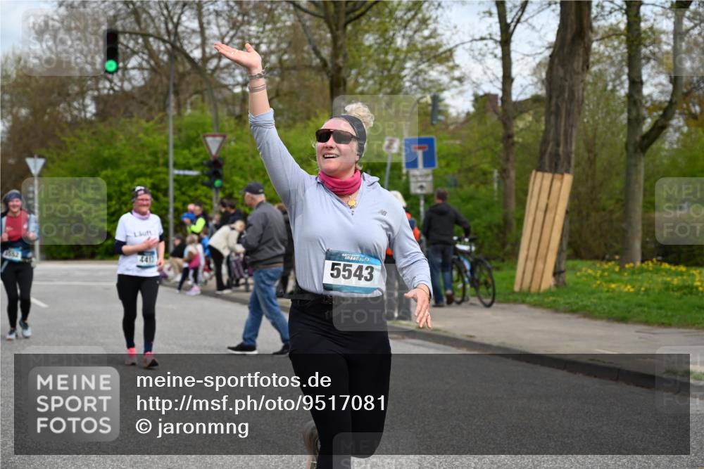 12.04.2026 - 45. Internationalen Wilhelmsburger Insellauf J. Mangold http://msf.ph/oto/9517081 12.04.2026 13:20:45 Ziel 4224, 4954, 5258, 3284, 2469, 4305, 2013, 3233, 5230, 3766, 4103, 4341, 5633, 5633, 4284, 4293, 5543, 2363, 2101, 4417, 3552, 3551, 3552, 3551, 2333, 4018, 5716, 4319, 5297 meine-sportfotos.de