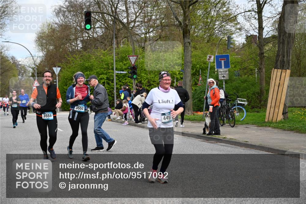 12.04.2026 - 45. Internationalen Wilhelmsburger Insellauf J. Mangold http://msf.ph/oto/9517092 12.04.2026 13:20:47 Ziel 5258, 3284, 2469, 4305, 2013, 3233, 5230, 3766, 4103, 4341, 5633, 4284, 4293, 4293, 5543, 2363, 2101, 4417, 3552, 3551, 2333, 2333, 4018, 5716, 4319, 5297, 4878, 5484 meine-sportfotos.de