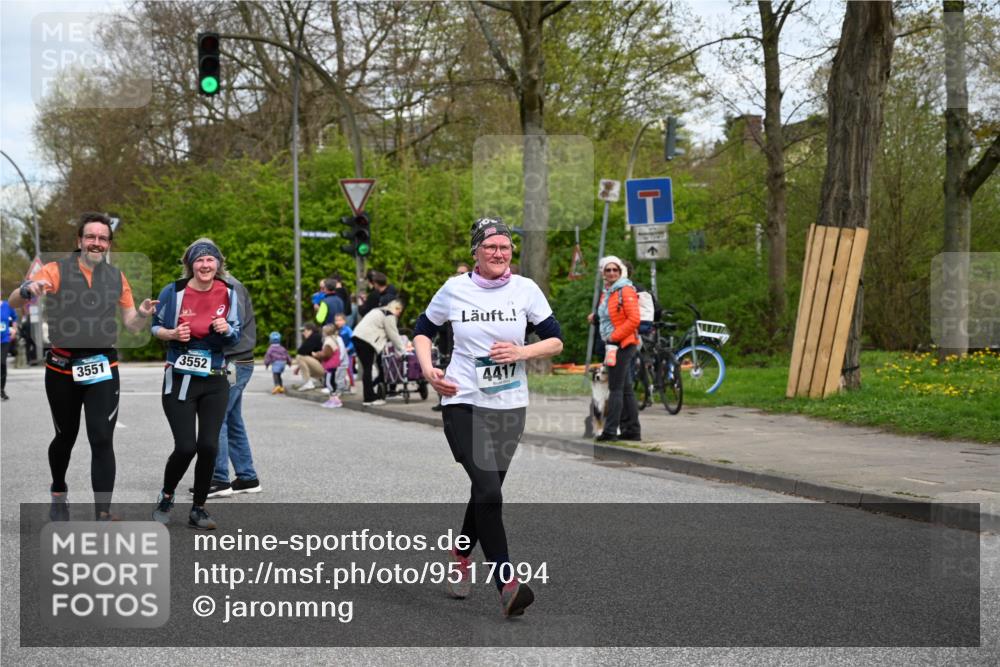 12.04.2026 - 45. Internationalen Wilhelmsburger Insellauf J. Mangold http://msf.ph/oto/9517094 12.04.2026 13:20:47 Ziel 5258, 3284, 2469, 4305, 2013, 3233, 5230, 3766, 4103, 4341, 5633, 4284, 4293, 4293, 5543, 2363, 2101, 4417, 3552, 3551, 2333, 2333, 4018, 5716, 4319, 5297, 4878, 5484 meine-sportfotos.de