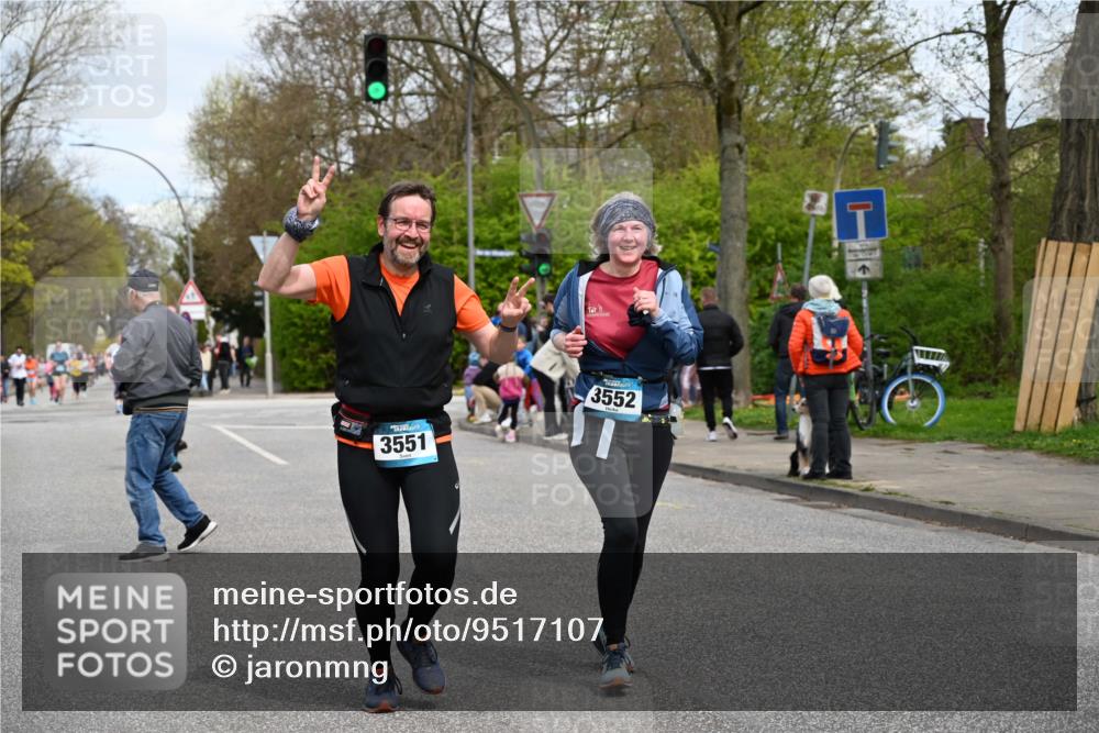 12.04.2026 - 45. Internationalen Wilhelmsburger Insellauf J. Mangold http://msf.ph/oto/9517107 12.04.2026 13:20:48 Ziel 2469, 4305, 2013, 3233, 5230, 3766, 4103, 4341, 5633, 4284, 4293, 5543, 2363, 2101, 4417, 3552, 3551, 2333, 4018, 5716, 4319, 5297, 4878, 5484, 2692 meine-sportfotos.de