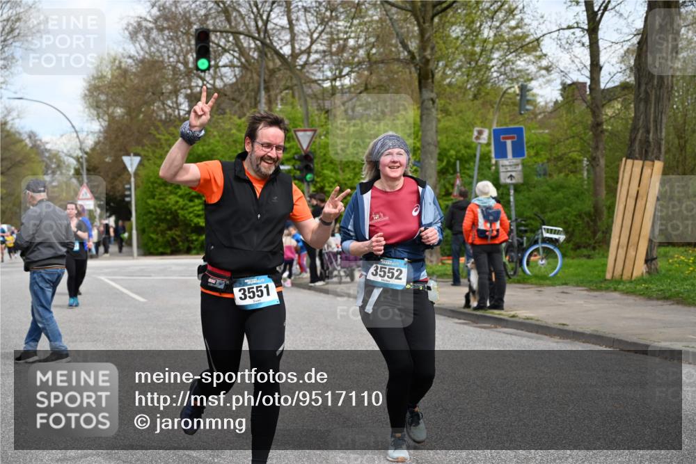 12.04.2026 - 45. Internationalen Wilhelmsburger Insellauf J. Mangold http://msf.ph/oto/9517110 12.04.2026 13:20:48 Ziel 2469, 4305, 2013, 3233, 5230, 3766, 4103, 4341, 5633, 4284, 4293, 5543, 2363, 2101, 4417, 3552, 3551, 2333, 4018, 5716, 4319, 5297, 4878, 5484, 2692 meine-sportfotos.de