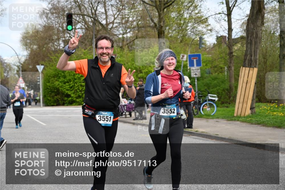 12.04.2026 - 45. Internationalen Wilhelmsburger Insellauf J. Mangold http://msf.ph/oto/9517113 12.04.2026 13:20:49 Ziel 2469, 4305, 2013, 3233, 5230, 3766, 4103, 4341, 5633, 4284, 4293, 5543, 5543, 2363, 2101, 4417, 3552, 3551, 2333, 4018, 5716, 4319, 5297, 4878, 5484, 2692 meine-sportfotos.de