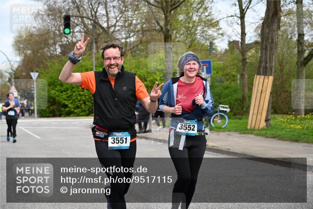 12.04.2026 - 45. Internationalen Wilhelmsburger Insellauf J. Mangold http://msf.ph/oto/9517115 12.04.2026 13:20:49 Ziel 2469, 4305, 2013, 3233, 5230, 3766, 4103, 4341, 5633, 4284, 4293, 5543, 5543, 2363, 2101, 4417, 3552, 3551, 2333, 4018, 5716, 4319, 5297, 4878, 5484, 2692 meine-sportfotos.de