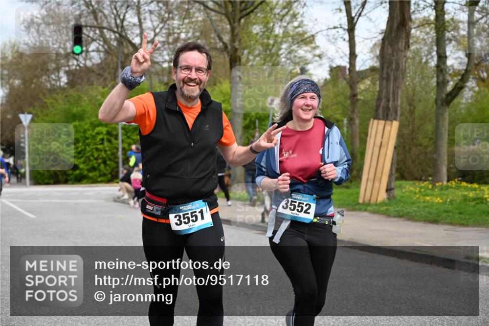 12.04.2026 - 45. Internationalen Wilhelmsburger Insellauf J. Mangold http://msf.ph/oto/9517118 12.04.2026 13:20:49 Ziel 2469, 4305, 2013, 3233, 5230, 3766, 4103, 4341, 5633, 4284, 4293, 5543, 5543, 2363, 2101, 4417, 3552, 3551, 2333, 4018, 5716, 4319, 5297, 4878, 5484, 2692 meine-sportfotos.de
