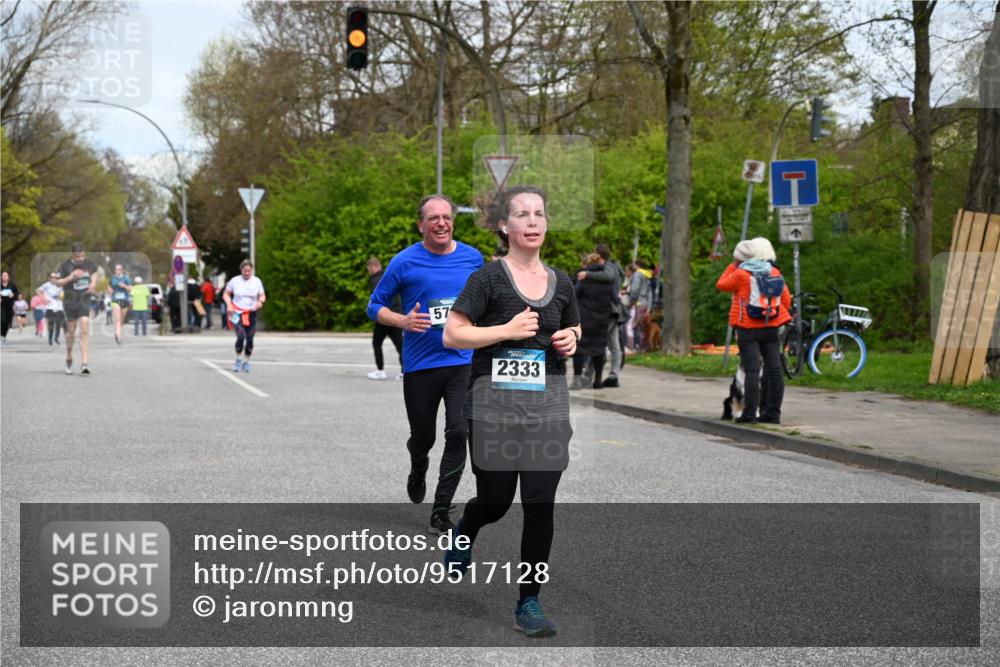 12.04.2026 - 45. Internationalen Wilhelmsburger Insellauf J. Mangold http://msf.ph/oto/9517128 12.04.2026 13:20:54 Ziel 4305, 2013, 3233, 5230, 3766, 4103, 4341, 5633, 4284, 4293, 5543, 2363, 2101, 2101, 4417, 3552, 3551, 2333, 4018, 5716, 4319, 4319, 5297, 4878, 5484, 2692, 4444, 4800 meine-sportfotos.de