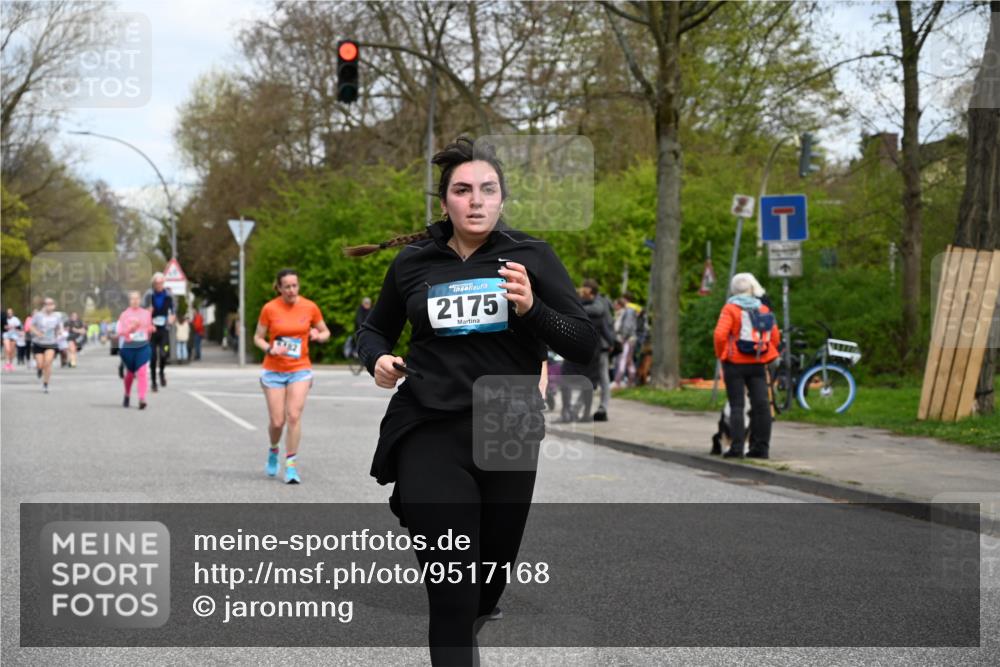12.04.2026 - 45. Internationalen Wilhelmsburger Insellauf J. Mangold http://msf.ph/oto/9517168 12.04.2026 13:21:11 Ziel 4284, 4293, 5543, 2363, 2101, 4417, 3552, 3551, 2333, 4018, 5716, 4319, 5297, 4878, 5484, 2692, 4444, 4800, 4047, 2175, 3402, 5482, 4017, 3676, 2628 meine-sportfotos.de