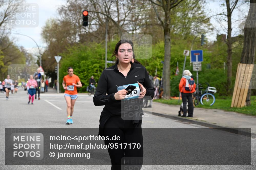 12.04.2026 - 45. Internationalen Wilhelmsburger Insellauf J. Mangold http://msf.ph/oto/9517170 12.04.2026 13:21:11 Ziel 4284, 4293, 5543, 2363, 2101, 4417, 3552, 3551, 2333, 4018, 5716, 4319, 5297, 4878, 5484, 2692, 4444, 4800, 4047, 2175, 3402, 5482, 4017, 3676, 2628 meine-sportfotos.de