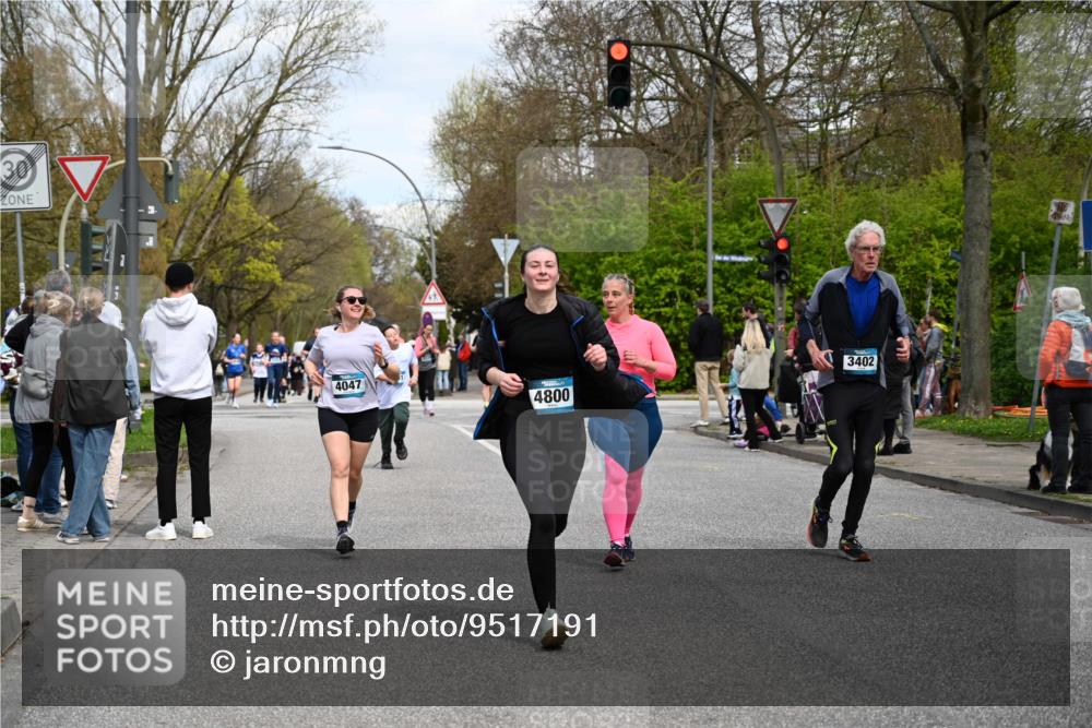12.04.2026 - 45. Internationalen Wilhelmsburger Insellauf J. Mangold http://msf.ph/oto/9517191 12.04.2026 13:21:18 Ziel 2101, 4417, 3552, 3551, 2333, 4018, 5716, 4319, 5297, 4878, 5484, 2692, 4444, 4800, 4047, 2175, 3402, 5482, 4017, 4017, 3676, 2628, 3251, 5201, 3109, 4404, 4362, 2473 meine-sportfotos.de