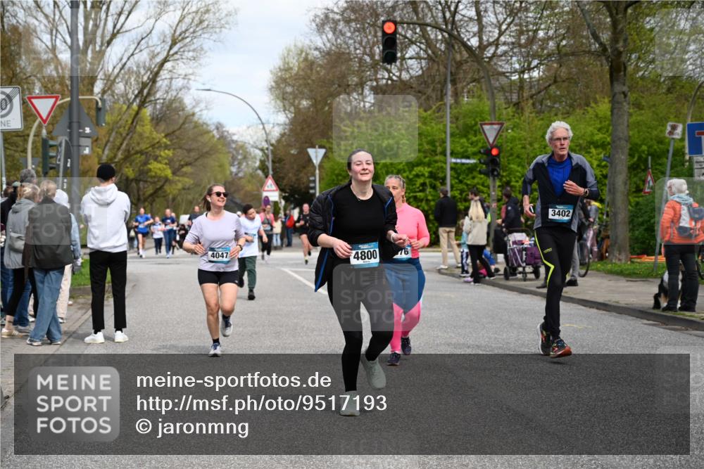 12.04.2026 - 45. Internationalen Wilhelmsburger Insellauf J. Mangold http://msf.ph/oto/9517193 12.04.2026 13:21:18 Ziel 2101, 4417, 3552, 3551, 2333, 4018, 5716, 4319, 5297, 4878, 5484, 2692, 4444, 4800, 4047, 2175, 3402, 5482, 4017, 4017, 3676, 2628, 3251, 5201, 3109, 4404, 4362, 2473 meine-sportfotos.de