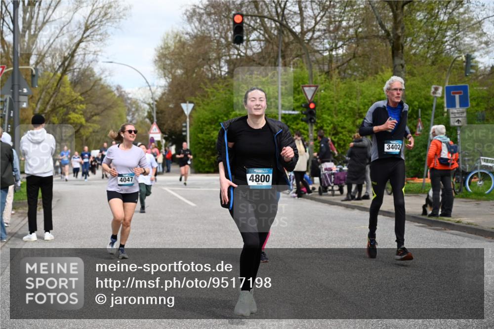 12.04.2026 - 45. Internationalen Wilhelmsburger Insellauf J. Mangold http://msf.ph/oto/9517198 12.04.2026 13:21:18 Ziel 2101, 4417, 3552, 3551, 2333, 4018, 5716, 4319, 5297, 4878, 5484, 2692, 4444, 4800, 4047, 2175, 3402, 5482, 4017, 4017, 3676, 2628, 3251, 5201, 3109, 4404, 4362, 2473 meine-sportfotos.de