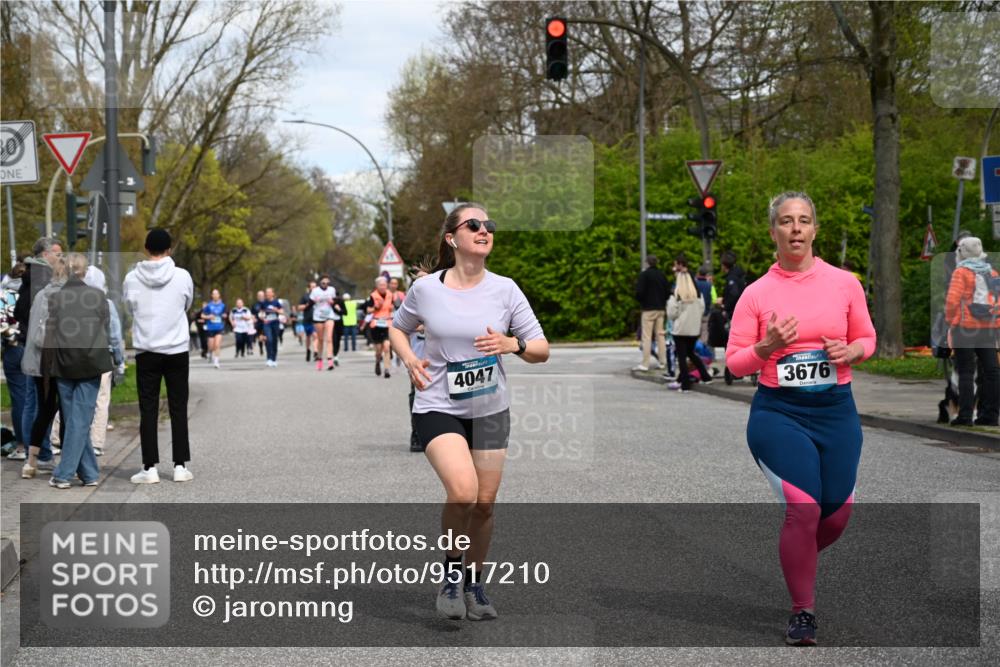 12.04.2026 - 45. Internationalen Wilhelmsburger Insellauf J. Mangold http://msf.ph/oto/9517210 12.04.2026 13:21:20 Ziel 4417, 3552, 3551, 2333, 4018, 5716, 4319, 5297, 4878, 5484, 2692, 4444, 4800, 4047, 2175, 4047, 2175, 3402, 5482, 4017, 3676, 2628, 3251, 5201, 3109, 4404, 4362, 2473, 2552 meine-sportfotos.de