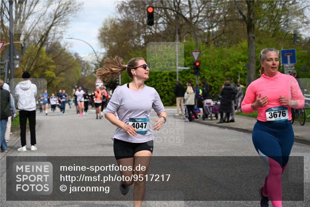12.04.2026 - 45. Internationalen Wilhelmsburger Insellauf J. Mangold http://msf.ph/oto/9517217 12.04.2026 13:21:20 Ziel 4417, 3552, 3551, 2333, 4018, 5716, 4319, 5297, 4878, 5484, 2692, 4444, 4800, 4047, 2175, 4047, 2175, 3402, 5482, 4017, 3676, 2628, 3251, 5201, 3109, 4404, 4362, 2473, 2552 meine-sportfotos.de