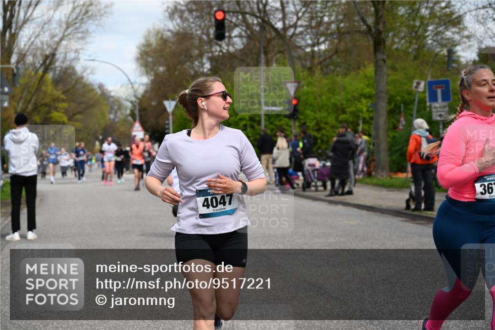 12.04.2026 - 45. Internationalen Wilhelmsburger Insellauf J. Mangold http://msf.ph/oto/9517221 12.04.2026 13:21:20 Ziel 4417, 3552, 3551, 2333, 4018, 5716, 4319, 5297, 4878, 5484, 2692, 4444, 4800, 4047, 2175, 4047, 2175, 3402, 5482, 4017, 3676, 2628, 3251, 5201, 3109, 4404, 4362, 2473, 2552 meine-sportfotos.de
