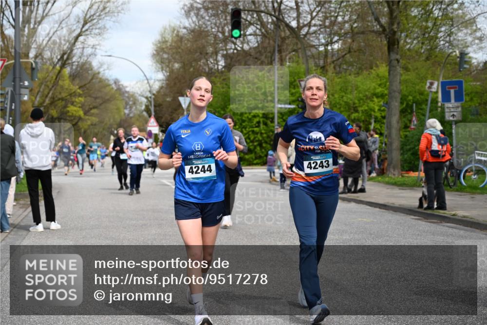 12.04.2026 - 45. Internationalen Wilhelmsburger Insellauf J. Mangold http://msf.ph/oto/9517278 12.04.2026 13:21:33 Ziel 5297, 4878, 5484, 2692, 4444, 4800, 4047, 2175, 3402, 5482, 4017, 3676, 2628, 3251, 5201, 3109, 4404, 4362, 2473, 2552, 2130, 2130, 2840, 3998, 5462, 5205, 4809, 2002, 2332 meine-sportfotos.de