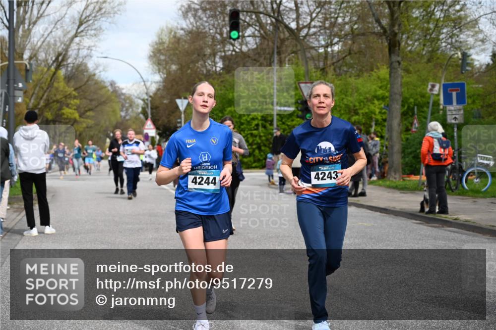 12.04.2026 - 45. Internationalen Wilhelmsburger Insellauf J. Mangold http://msf.ph/oto/9517279 12.04.2026 13:21:33 Ziel 5297, 4878, 5484, 2692, 4444, 4800, 4047, 2175, 3402, 5482, 4017, 3676, 2628, 3251, 5201, 3109, 4404, 4362, 2473, 2552, 2130, 2130, 2840, 3998, 5462, 5205, 4809, 2002, 2332 meine-sportfotos.de