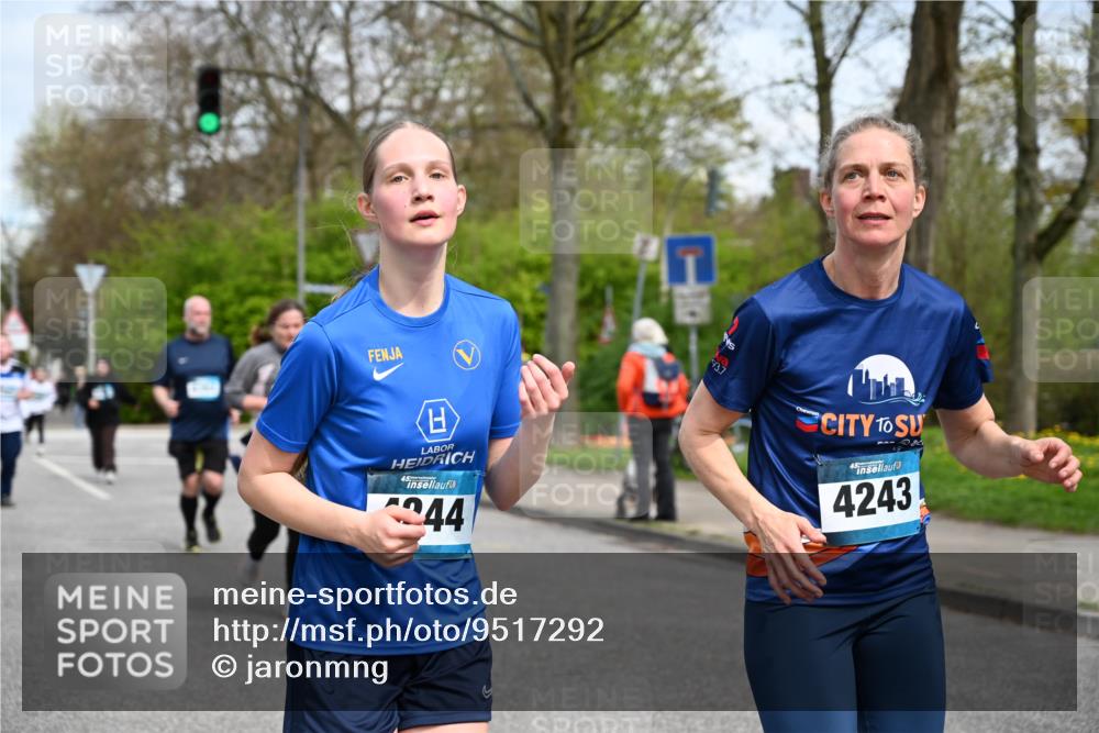 12.04.2026 - 45. Internationalen Wilhelmsburger Insellauf J. Mangold http://msf.ph/oto/9517292 12.04.2026 13:21:34 Ziel 4878, 5484, 2692, 4444, 4800, 4047, 2175, 3402, 5482, 4017, 3676, 3676, 2628, 3251, 5201, 3109, 4404, 4362, 2473, 2552, 2130, 2840, 3998, 5462, 5205, 4809, 2002, 2332 meine-sportfotos.de