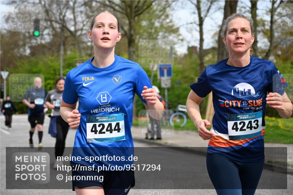12.04.2026 - 45. Internationalen Wilhelmsburger Insellauf J. Mangold http://msf.ph/oto/9517294 12.04.2026 13:21:35 Ziel 4878, 5484, 2692, 4444, 4800, 4047, 2175, 3402, 5482, 4017, 3676, 2628, 2628, 3251, 5201, 3109, 4404, 4362, 2473, 2552, 2130, 2840, 3998, 2840, 3998, 5462, 5205, 4809, 2002, 2332 meine-sportfotos.de