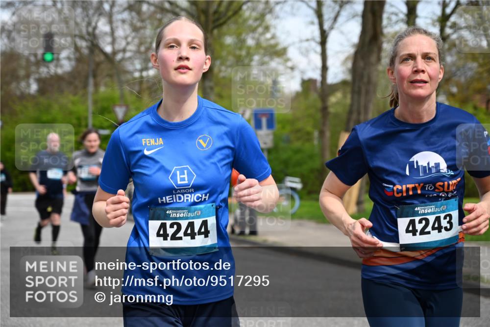 12.04.2026 - 45. Internationalen Wilhelmsburger Insellauf J. Mangold http://msf.ph/oto/9517295 12.04.2026 13:21:35 Ziel 4878, 5484, 2692, 4444, 4800, 4047, 2175, 3402, 5482, 4017, 3676, 2628, 2628, 3251, 5201, 3109, 4404, 4362, 2473, 2552, 2130, 2840, 3998, 2840, 3998, 5462, 5205, 4809, 2002, 2332 meine-sportfotos.de