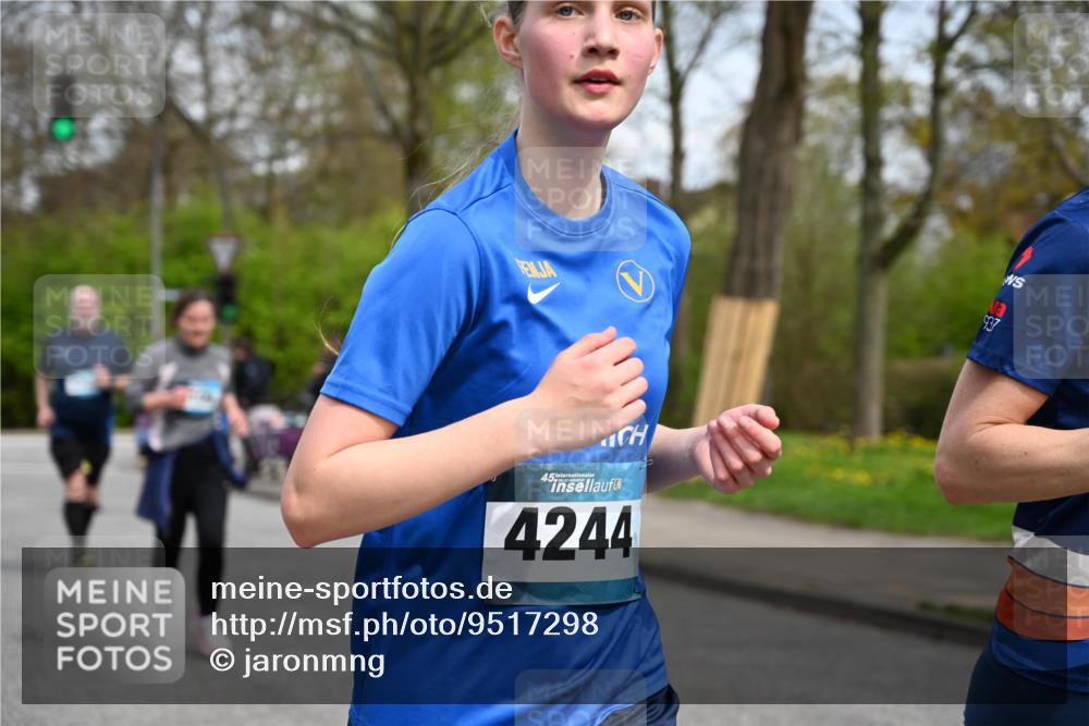 12.04.2026 - 45. Internationalen Wilhelmsburger Insellauf J. Mangold http://msf.ph/oto/9517298 12.04.2026 13:21:35 Ziel 4878, 5484, 2692, 4444, 4800, 4047, 2175, 3402, 5482, 4017, 3676, 2628, 2628, 3251, 5201, 3109, 4404, 4362, 2473, 2552, 2130, 2840, 3998, 2840, 3998, 5462, 5205, 4809, 2002, 2332 meine-sportfotos.de
