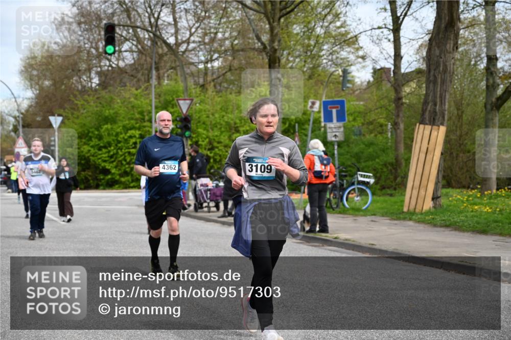 12.04.2026 - 45. Internationalen Wilhelmsburger Insellauf J. Mangold http://msf.ph/oto/9517303 12.04.2026 13:21:36 Ziel 2692, 4444, 4800, 4047, 2175, 3402, 5482, 4017, 3676, 2628, 3251, 3251, 5201, 3109, 4404, 4362, 2473, 2552, 2130, 2840, 3998, 5462, 5462, 5205, 4809, 2002, 2332 meine-sportfotos.de