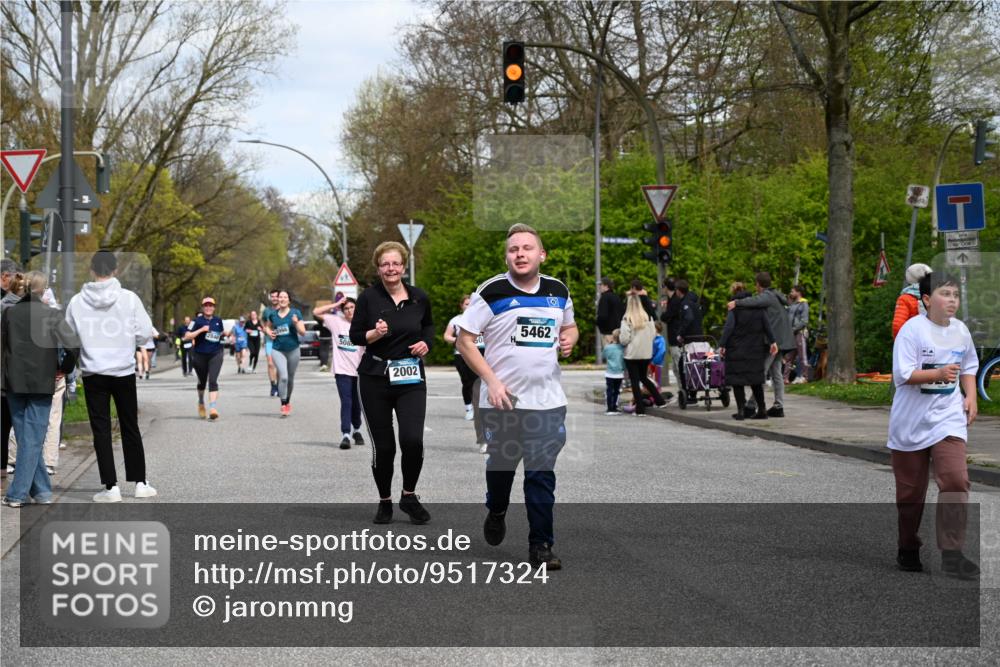 12.04.2026 - 45. Internationalen Wilhelmsburger Insellauf J. Mangold http://msf.ph/oto/9517324 12.04.2026 13:21:39 Ziel 4444, 4800, 4047, 2175, 3402, 5482, 4017, 3676, 2628, 3251, 5201, 3109, 4404, 4362, 2473, 2552, 2130, 2840, 3998, 5462, 5205, 4809, 4809, 2002, 2332, 2116, 3581, 3235, 3915 meine-sportfotos.de