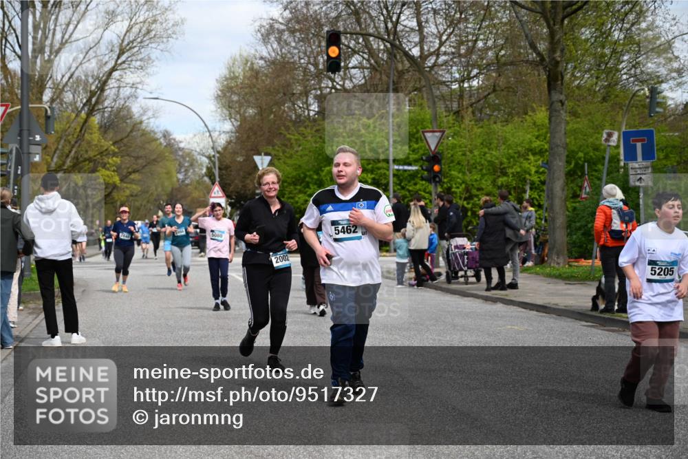 12.04.2026 - 45. Internationalen Wilhelmsburger Insellauf J. Mangold http://msf.ph/oto/9517327 12.04.2026 13:21:39 Ziel 4444, 4800, 4047, 2175, 3402, 5482, 4017, 3676, 2628, 3251, 5201, 3109, 4404, 4362, 2473, 2552, 2130, 2840, 3998, 5462, 5205, 4809, 4809, 2002, 2332, 2116, 3581, 3235, 3915 meine-sportfotos.de