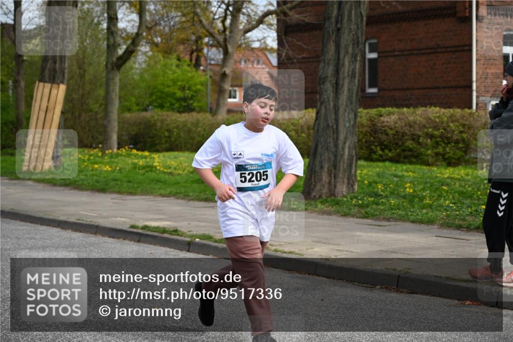 12.04.2026 - 45. Internationalen Wilhelmsburger Insellauf J. Mangold http://msf.ph/oto/9517336 12.04.2026 13:21:41 Ziel 4800, 4047, 2175, 3402, 5482, 4017, 3676, 2628, 3251, 5201, 3109, 4404, 3109, 4404, 4362, 2473, 2552, 2130, 2840, 3998, 5462, 5205, 4809, 2002, 2332, 2116, 3581, 3235, 3915, 5080, 4348, 5085 meine-sportfotos.de