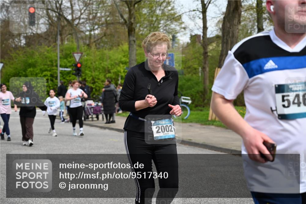 12.04.2026 - 45. Internationalen Wilhelmsburger Insellauf J. Mangold http://msf.ph/oto/9517340 12.04.2026 13:21:42 Ziel 4800, 4047, 2175, 3402, 5482, 4017, 3676, 2628, 3251, 5201, 3109, 4404, 4362, 2473, 4362, 2473, 2552, 2130, 2840, 3998, 5462, 5205, 4809, 2002, 2332, 2116, 3581, 3235, 3915, 5080, 4348, 5085, 3603, 3602 meine-sportfotos.de